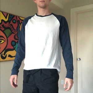 Men’s baseball style long sleeve t shirt.